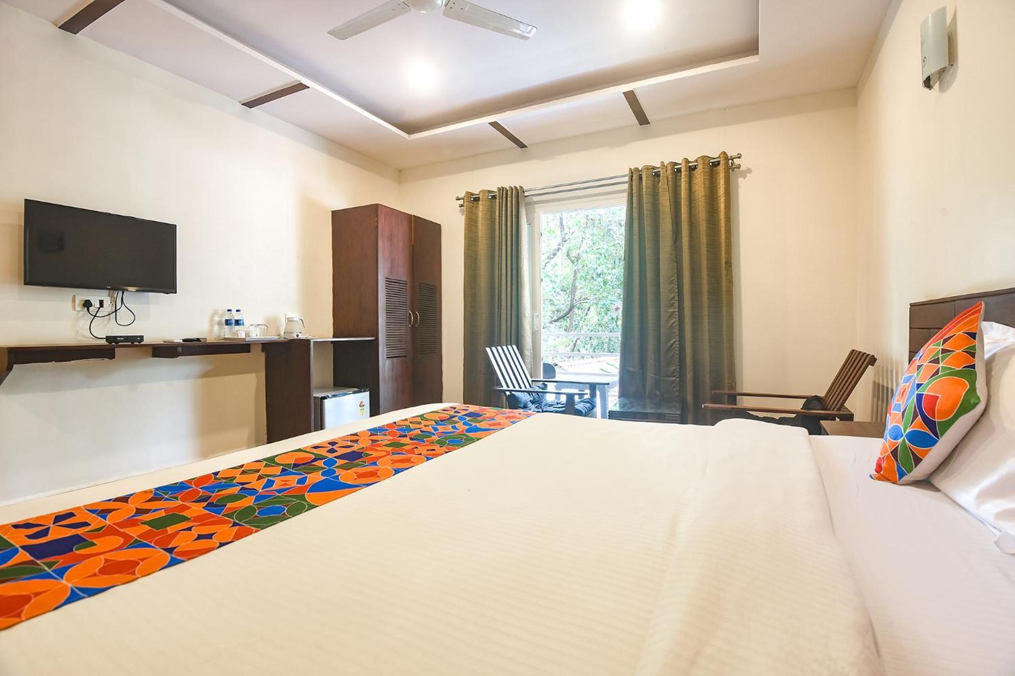 Fabhotel La Volga - Nr Morjim Beach Dış mekan fotoğraf