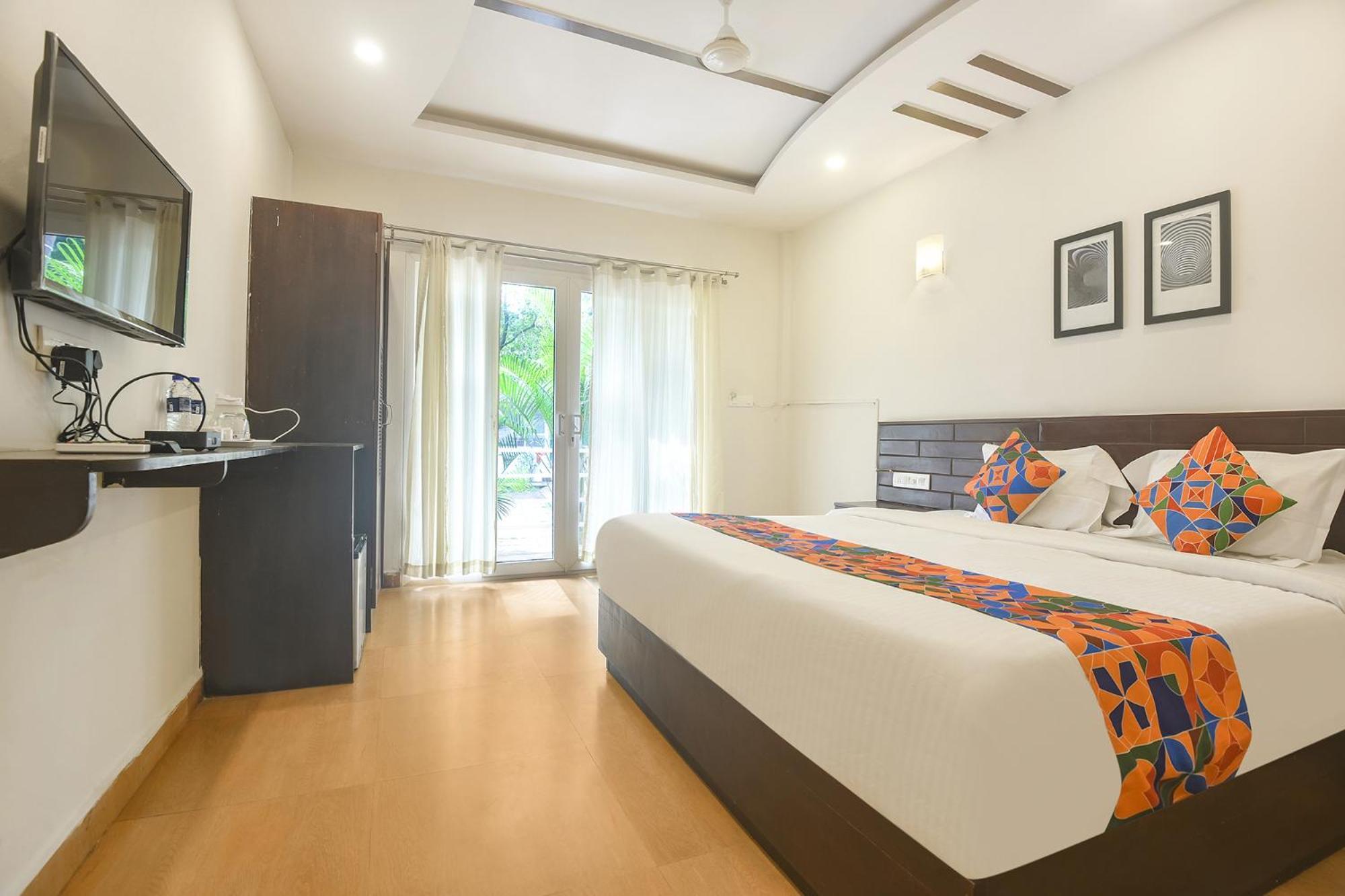 Fabhotel La Volga - Nr Morjim Beach Dış mekan fotoğraf