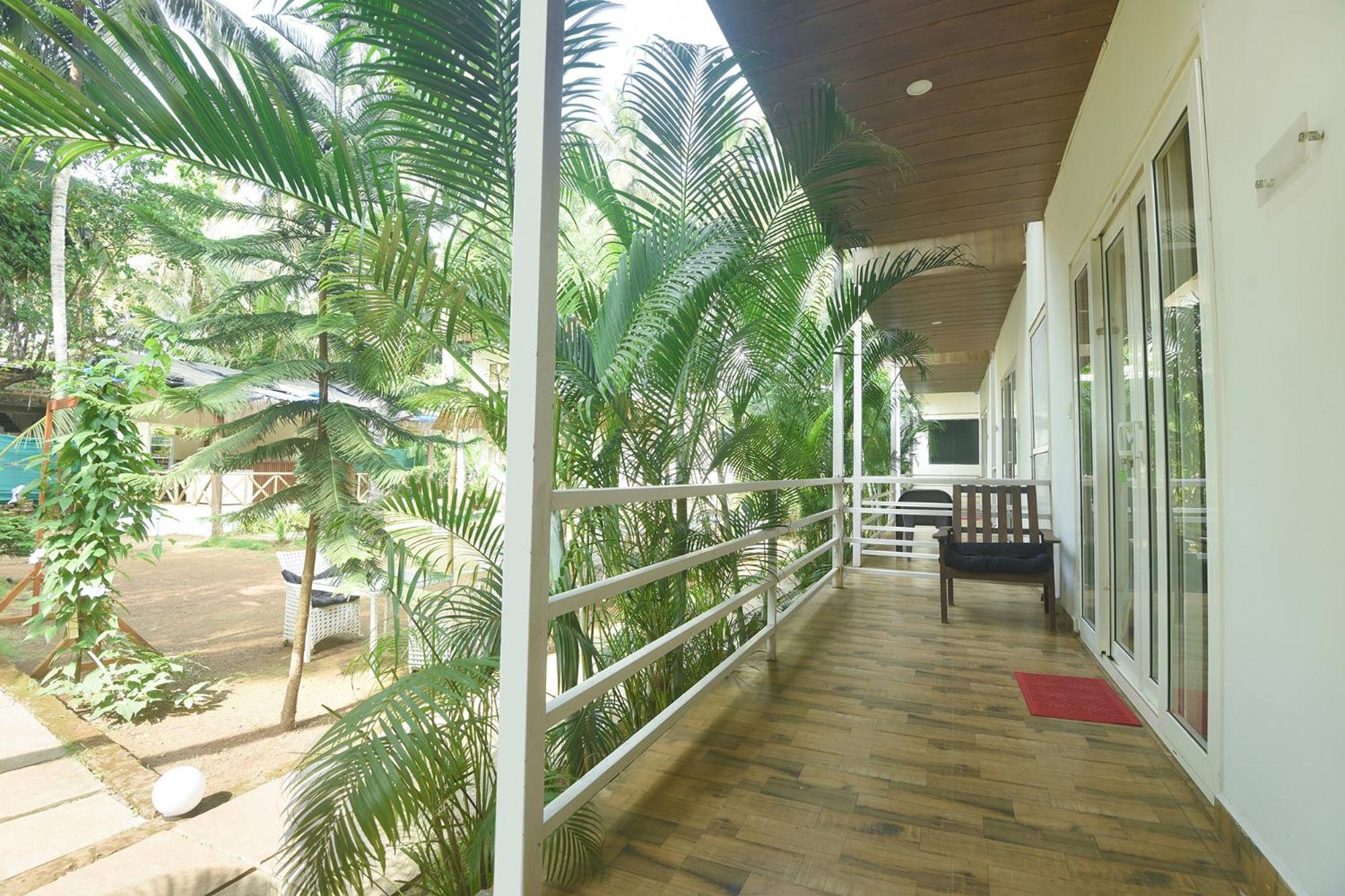 Fabhotel La Volga - Nr Morjim Beach Dış mekan fotoğraf