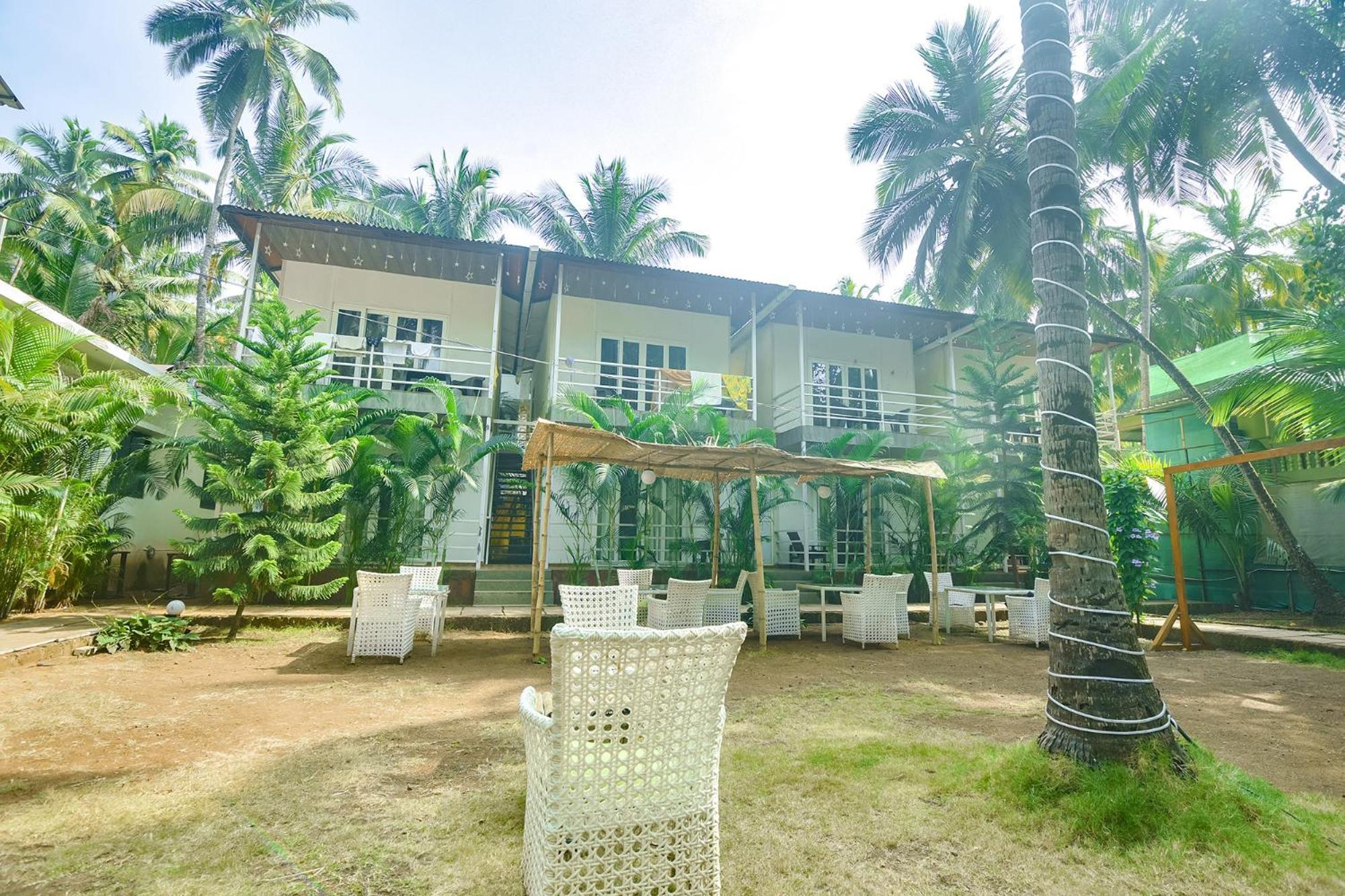 Fabhotel La Volga - Nr Morjim Beach Dış mekan fotoğraf